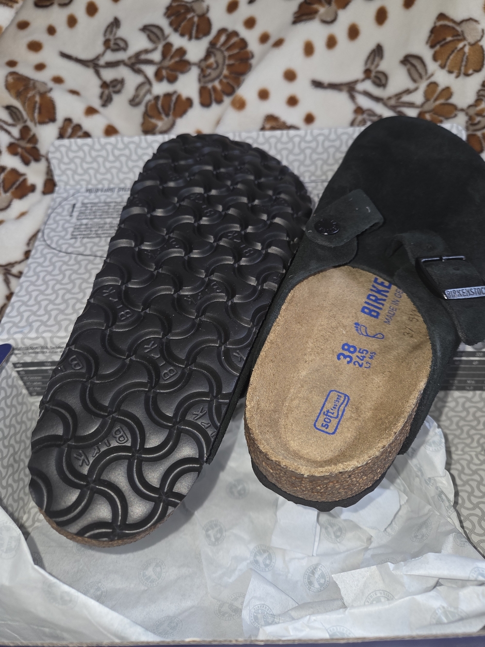 Sandals - Picture 2 of 8